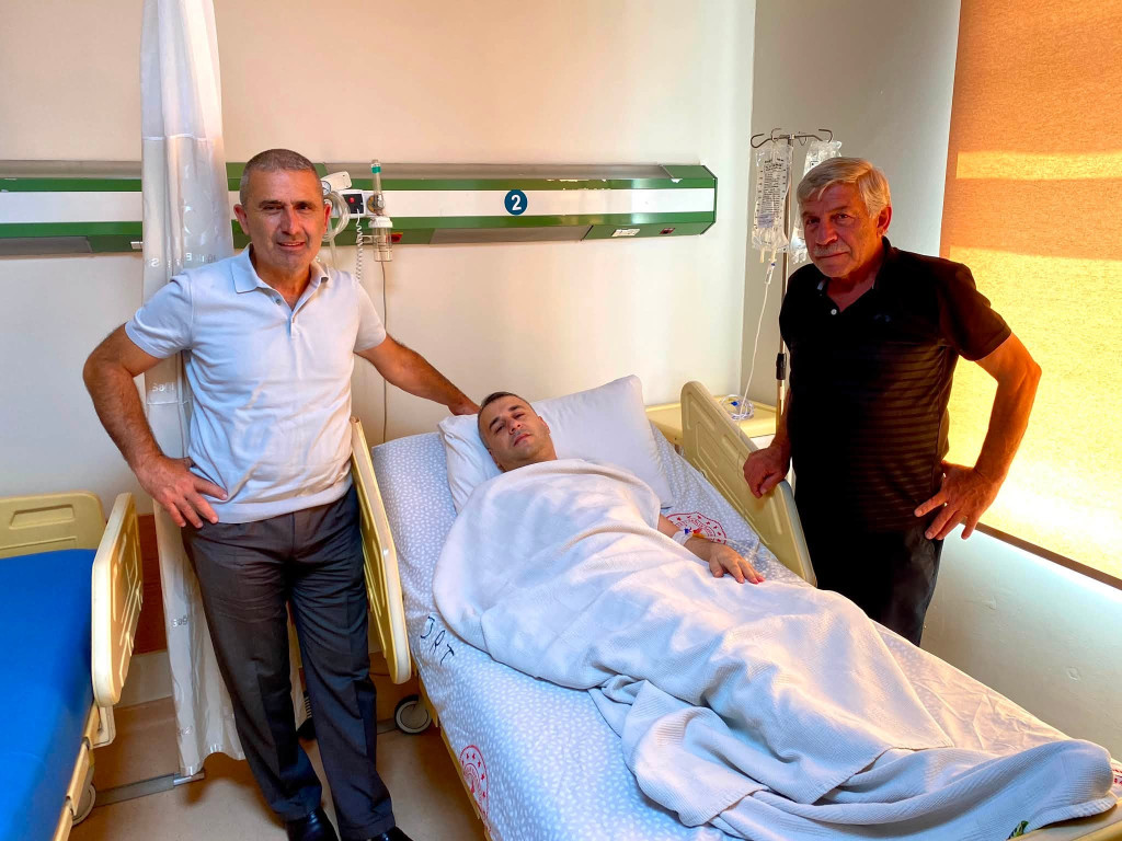 Kamil Şirin, Özer’i hastanede yalnız bırakmadı
