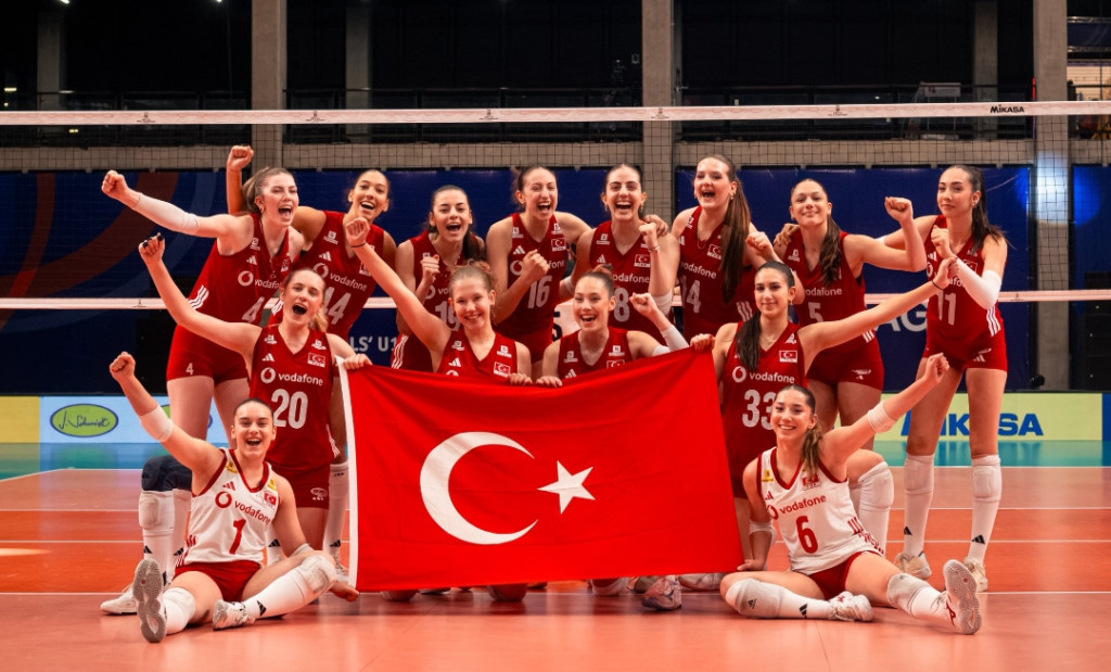 U-17 Kız Milli Takımımız yarı finalde!