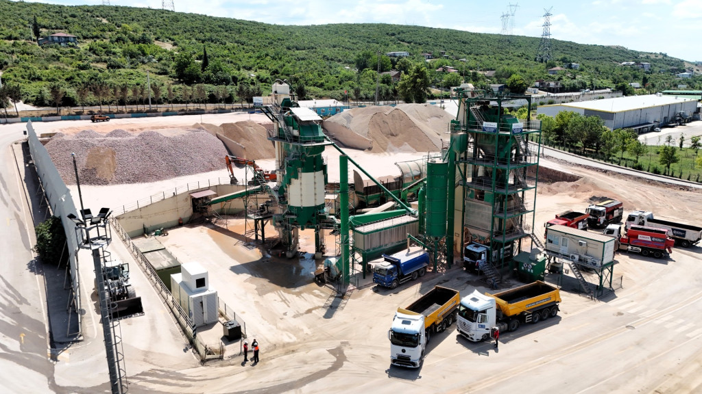 Kocaeli’nin yolları yerli üretim asfaltla güçleniyor