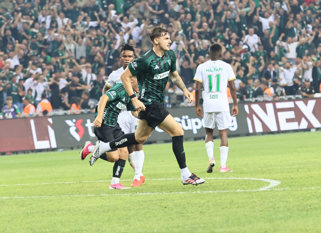  Maglica ilk kez 11'de 