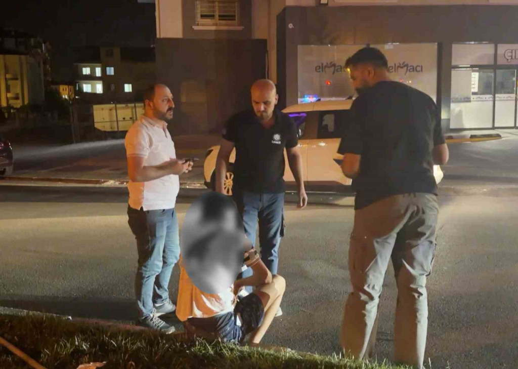 17 yaşındaki çocuk arkadaşı tarafından sırtından bıçaklandı!