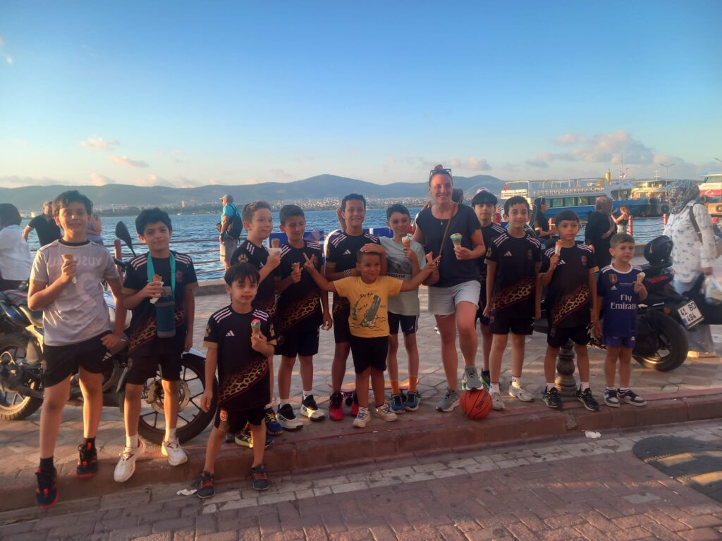 Beş Sekiz Spor Kulübü’nün basketbolcuları çok mutlu
