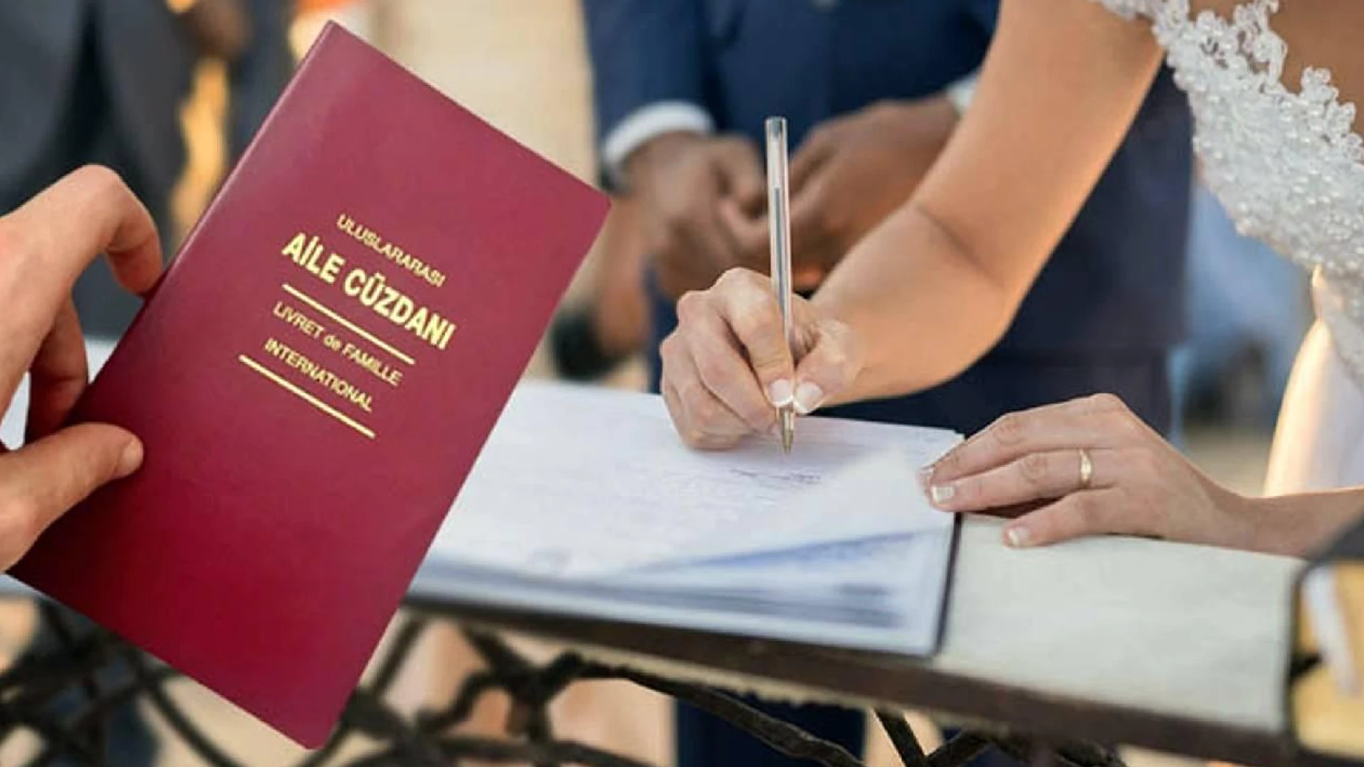 Evlenecek çiftlere müjde! 250 bin liralık faizsiz kredide şartlar değişti