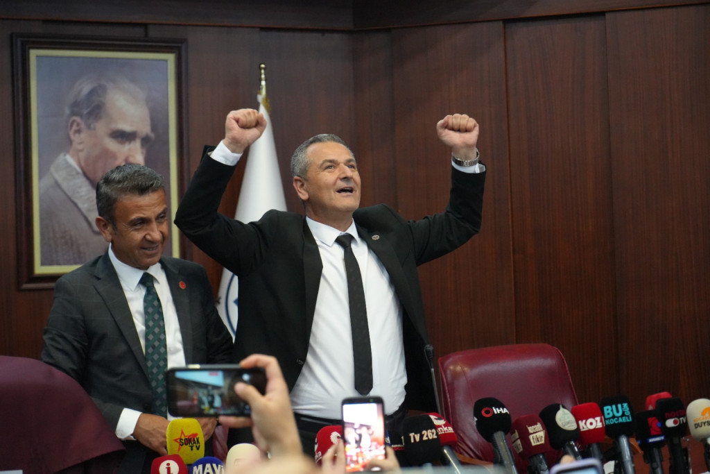 Lütfü Obuz istifa etti! CHP'nin belediyesi kalmadı