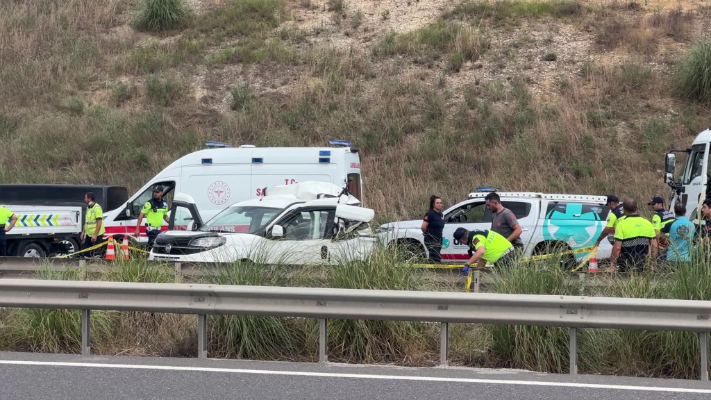 Otoyol'da can pazarı: 2 ölü, 6 yaralı!
