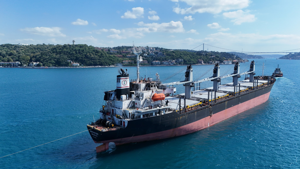 İstanbul Boğazı çift yönlü trafiğe kapatıldı