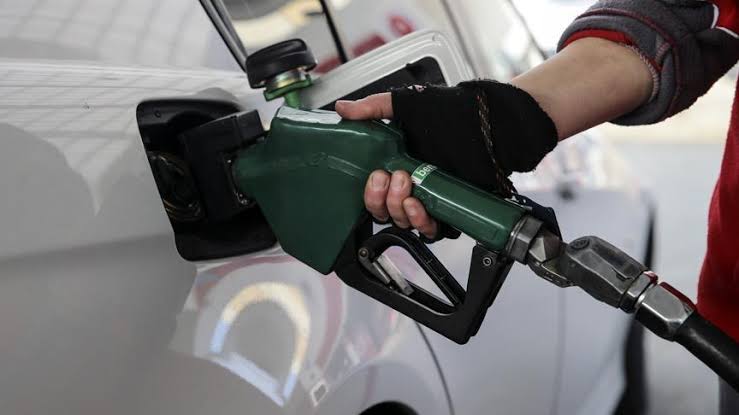 Benzine yeni zam geliyor: Tarih belli oldu!  