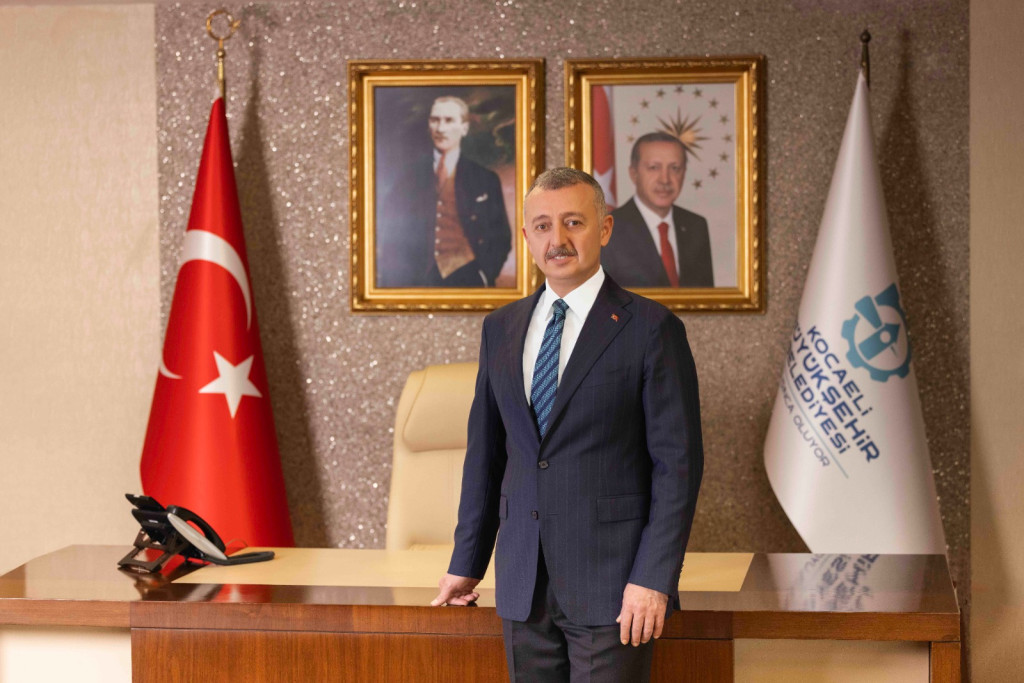 Büyükakın şampiyonu kutladı