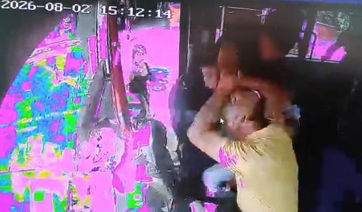 Kocaeli'de halk otobüsünde yumruklar konuştu!