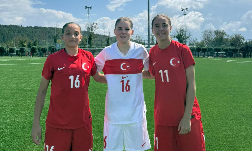İzmitli millilerden selam var!