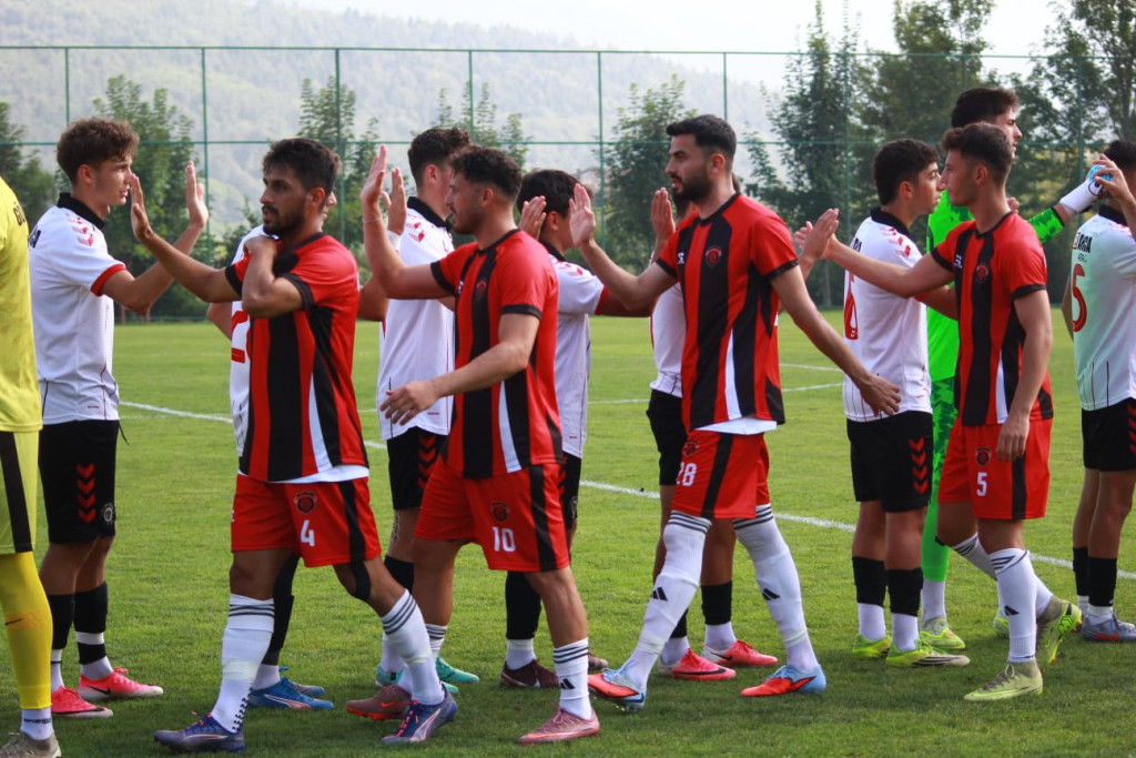 Gölcükspor’a Çorum FK’nın gençleri hafif geldi