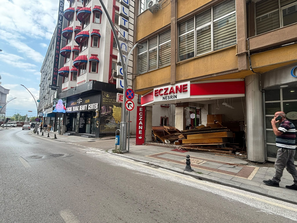 İzmit’in en köklü eczanesiydi! Veda ediyor