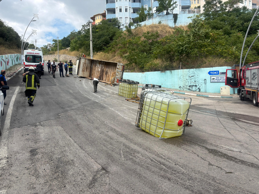 Kocaeli’de korkutan kaza! Tanklar yola saçıldı