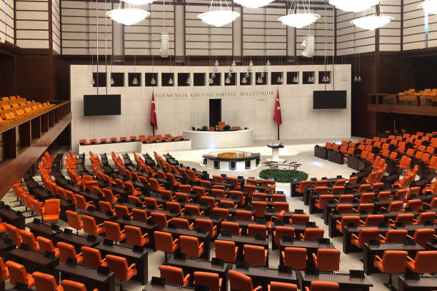 Çerçeve yasa olarak bilinen teklif Adalet Komisyonu’nda kabul edildi