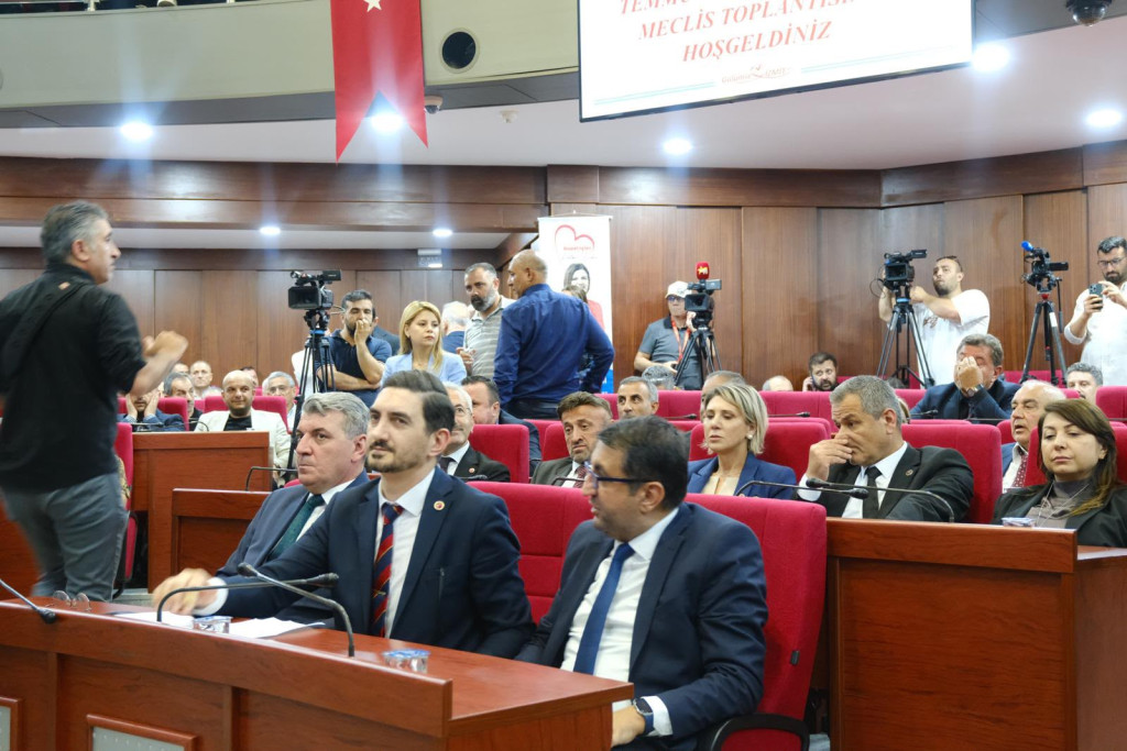 İzmit’te dengeler değişti! İşte CHP’de kalan 5 isim