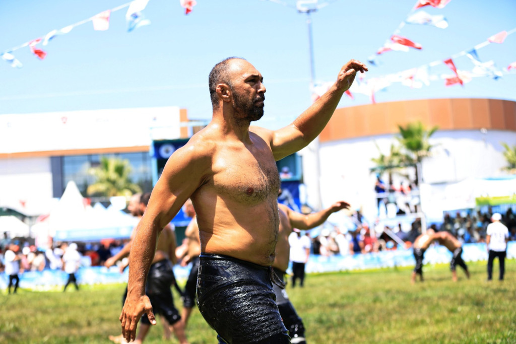 Ali Gürbüz Vezirköprü’de NEDEN yok!