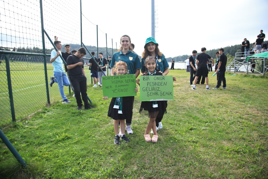 İzmit’in kızları da Kocaelispor’u tutar!