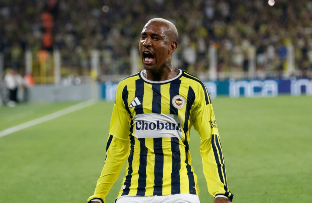 Fenerbahçe galibiyetle turladı!