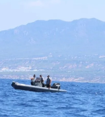 Alabora olan gemide kaybolan 20 kişiyi arama çalışmaları sürüyor