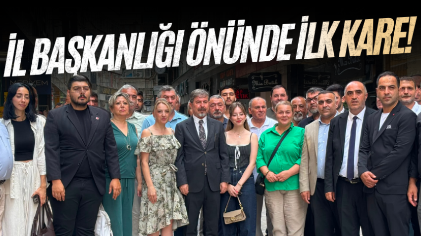 İl Başkanlığı önünde ilk kare!