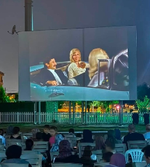 Kartepe'de açık havada sinema keyfi