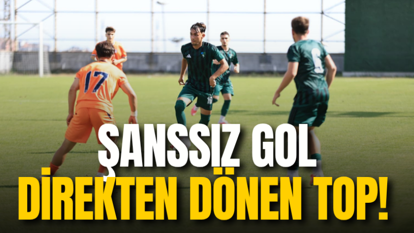 Şanssız gol, direkten dönen top! 