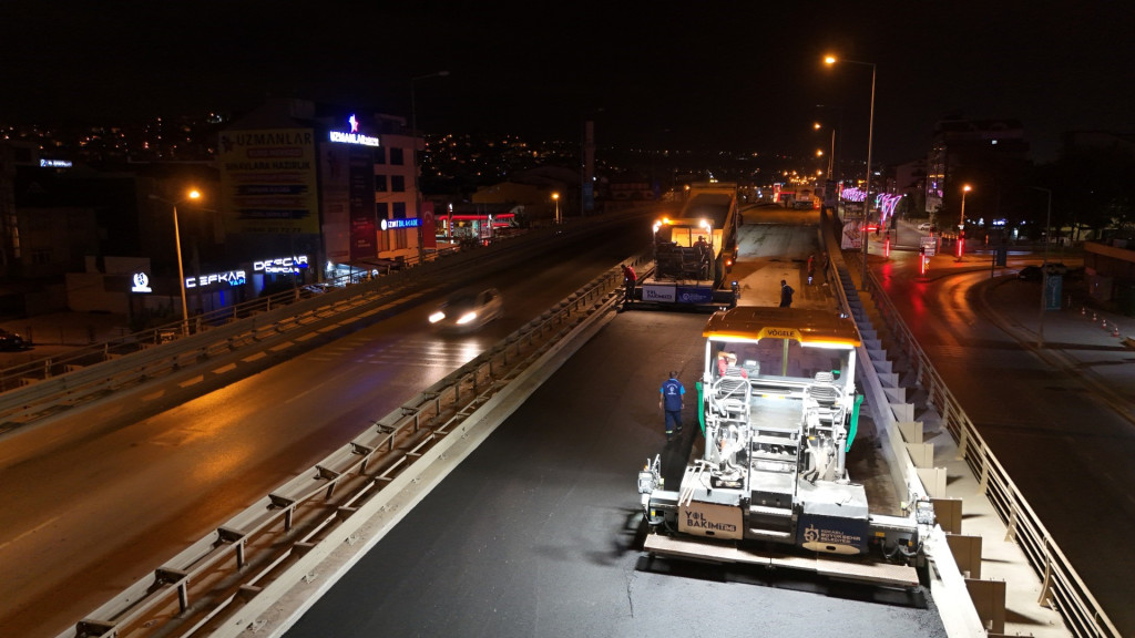 İzmit'te gece mesaisi!