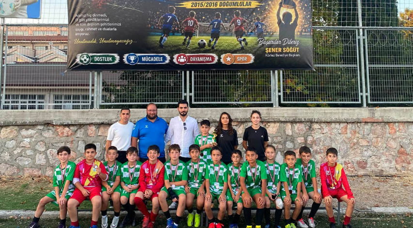 Yeniyalıspor alkışlandı