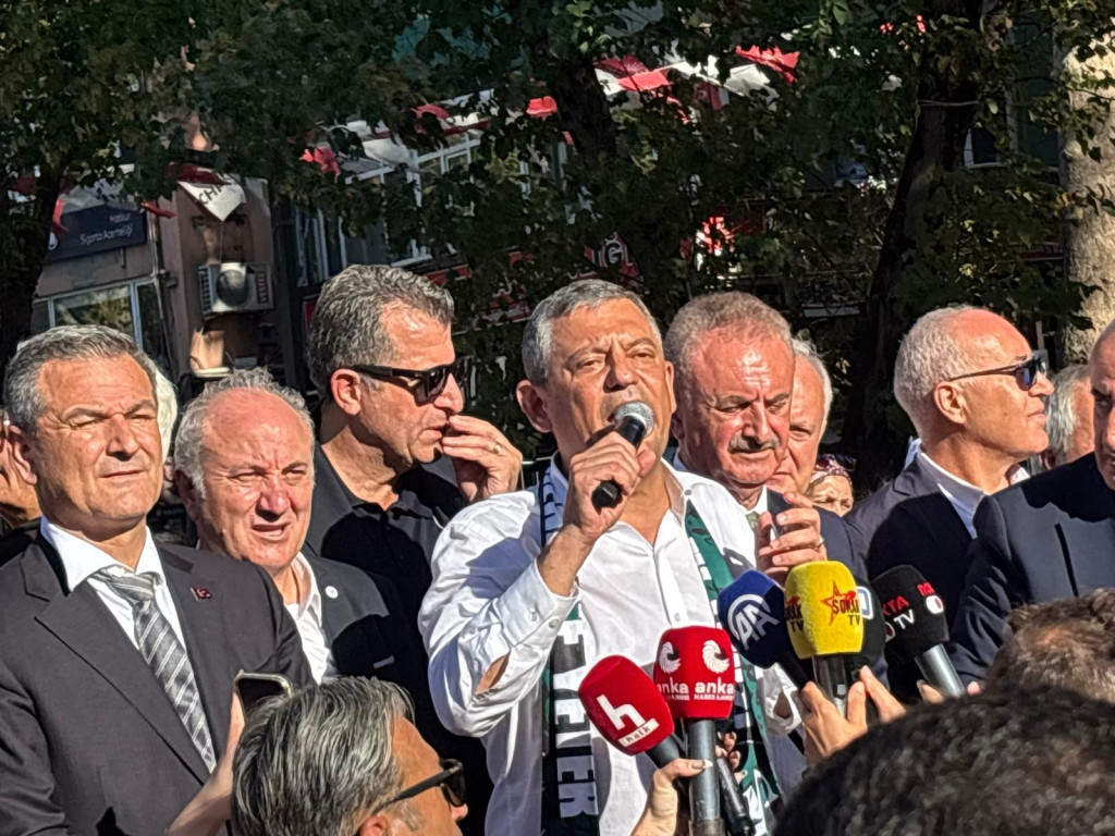 Özgür Özel’den net mesaj: “Fatma Başkan’ın arkasındayız”