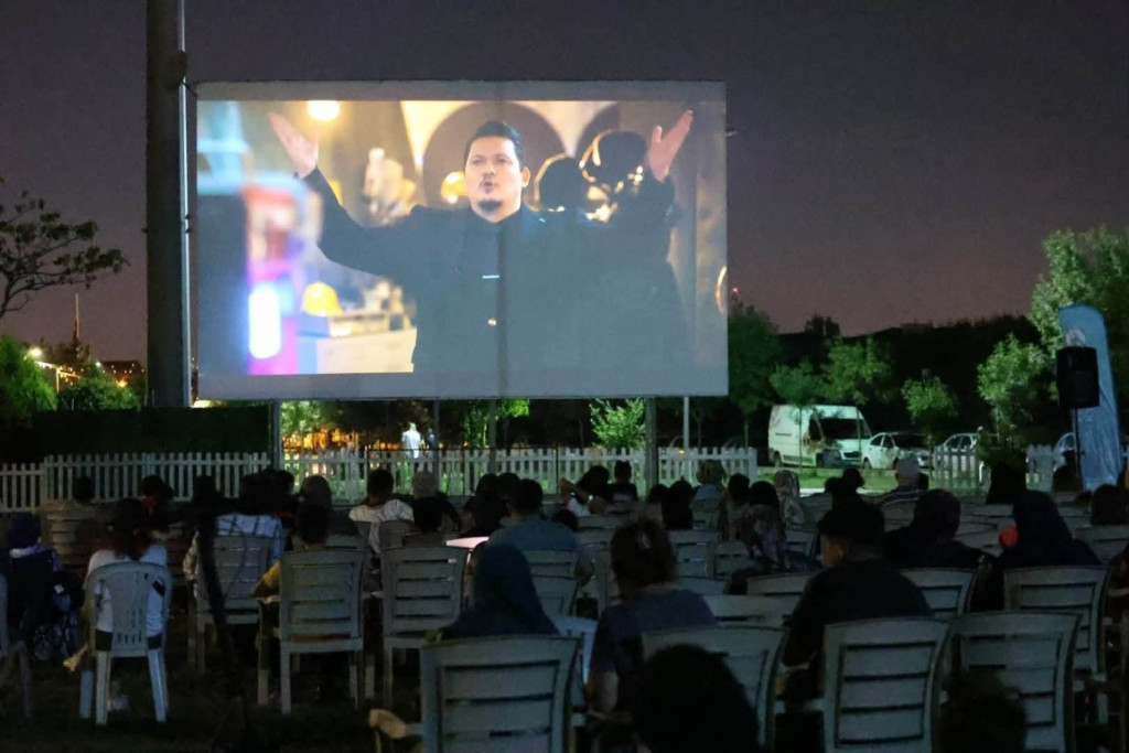 Kartepe’de yıldızlar altında sinema keyfi
