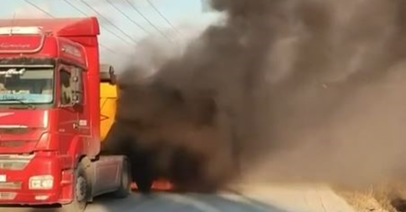 Hafriyat kamyonu alev alev yandı