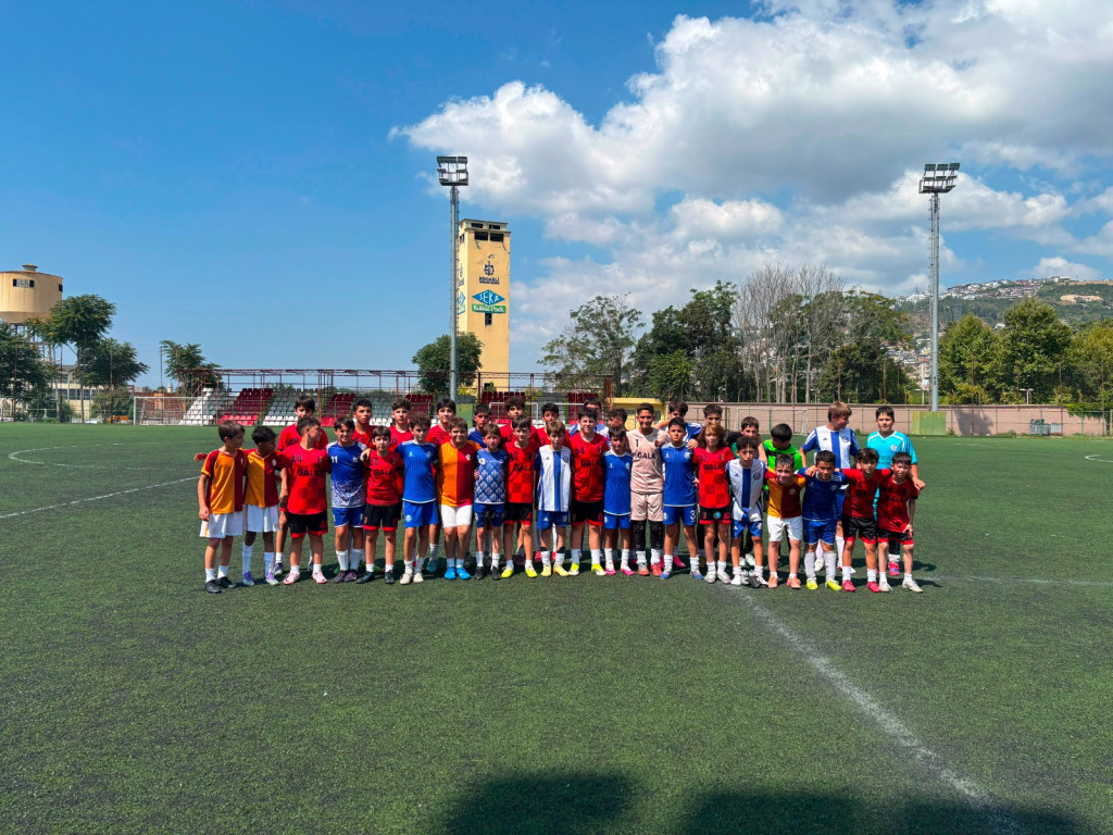 İzmit GB ile Kocaeli Gençspor’un minikleri buluştu