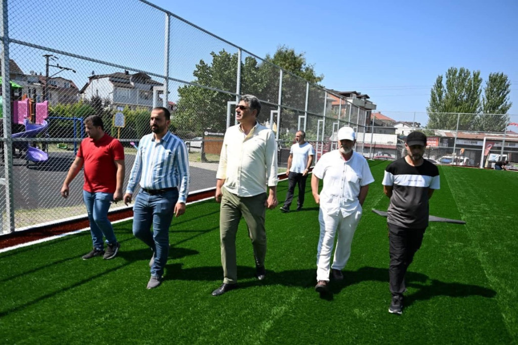 Kartepe'ye iki yeni halısaha 