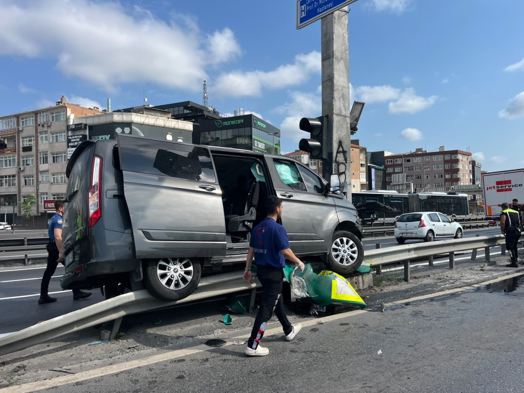 E-5’te feci kaza! 12 çocuk yaralandı