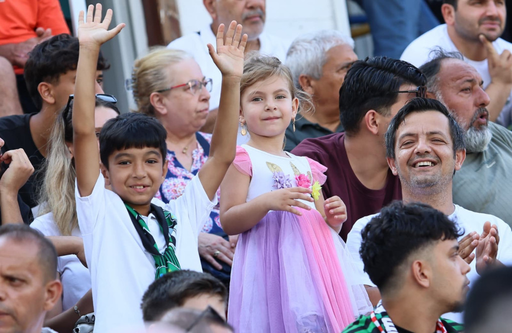 Kocaelispor’un hazırlık maçından tribün fotoğrafları
