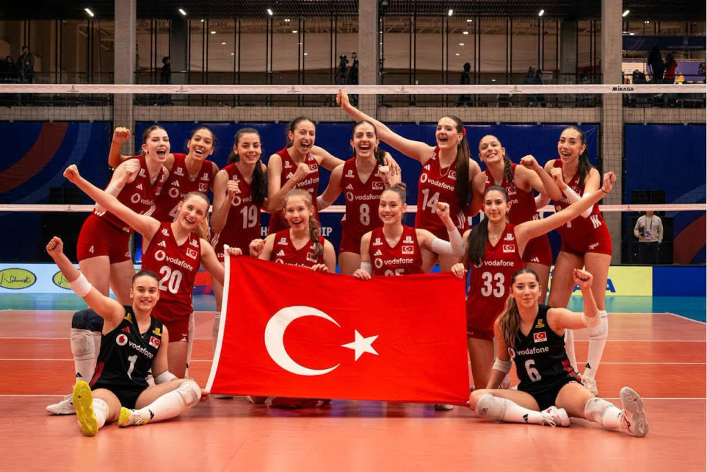 Bizim kızlar yine kazandı!