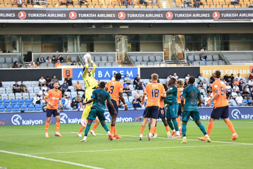İlk yarı sona erdi... İstanbul'da tek gol var!