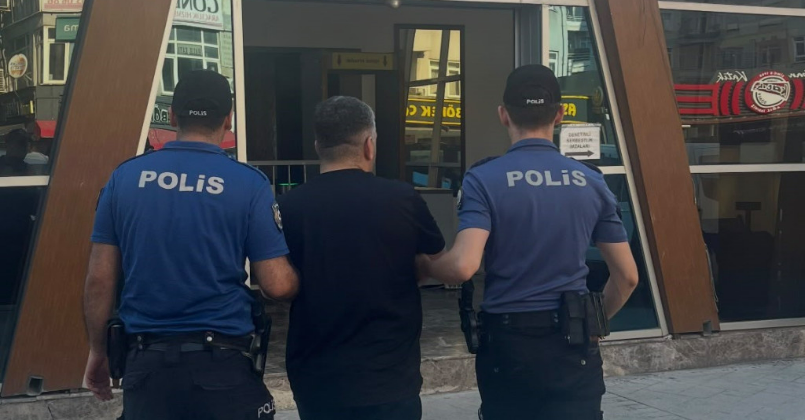 İzmit’te polis durdurmak istedi, ortalık karıştı