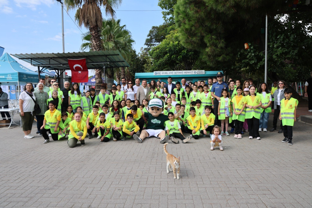Kocaeli’de 500 gönüllü sahil ve deniz temizliği yaptı