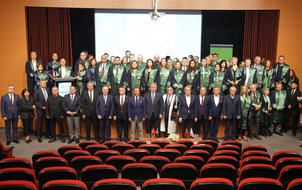 Kocaeli Sağlık ve Teknoloji Üniversitesi'nde yeni akademik yılı açılışı yapıldı