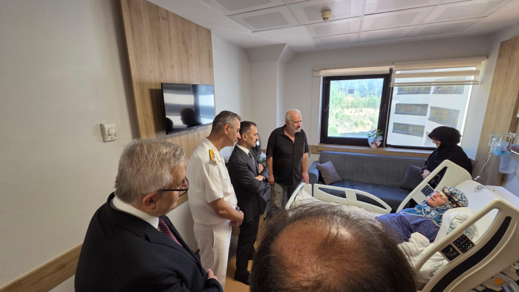 Vali Aktaş, şehit annesini ziyaret etti