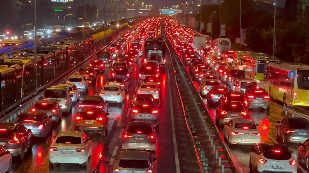 Trafikte bunu yapan yandı! 180 gün men