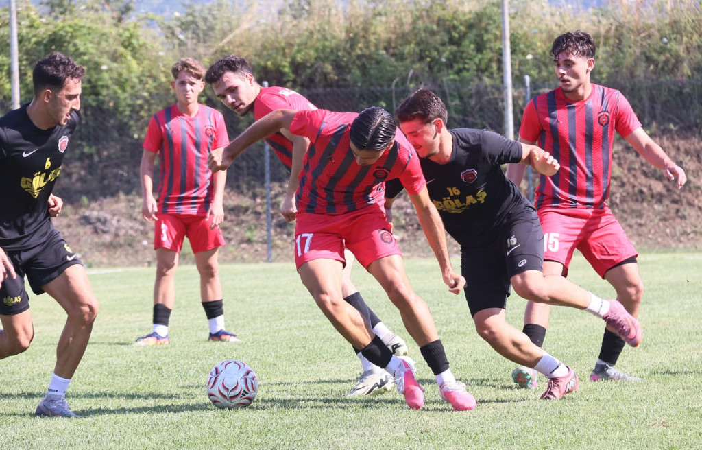 Gölcükspor’un gençleri sahada