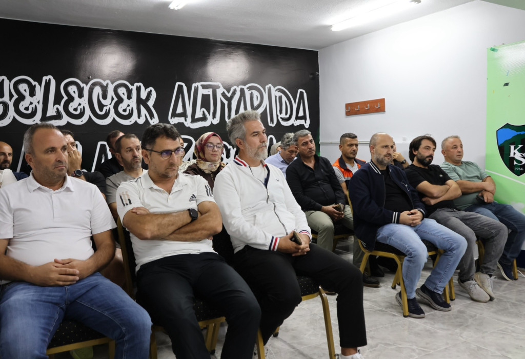 Kocaelisporlu futbolcuların velileriyle bir araya geldiler