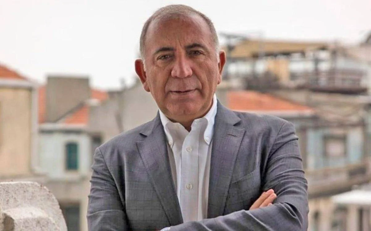 Gürsel Tekin'in görevine son verildi