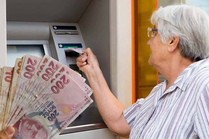 Emekliye zam yerine yeni model geliyor