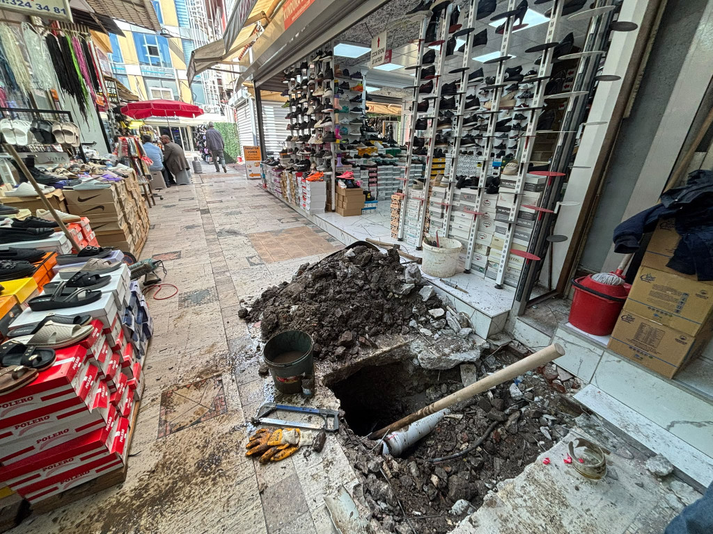 İzmit’te su patlağı! Ekipler bölgede