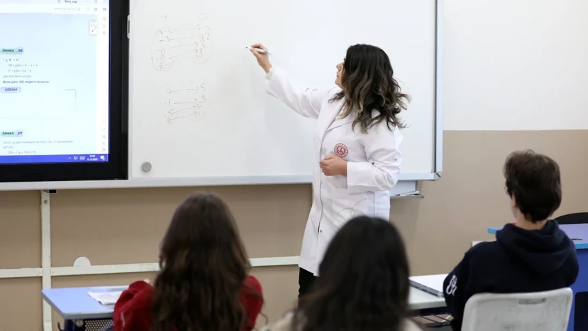 MEB açıkladı! Öğretmenler artık bunu giyecek