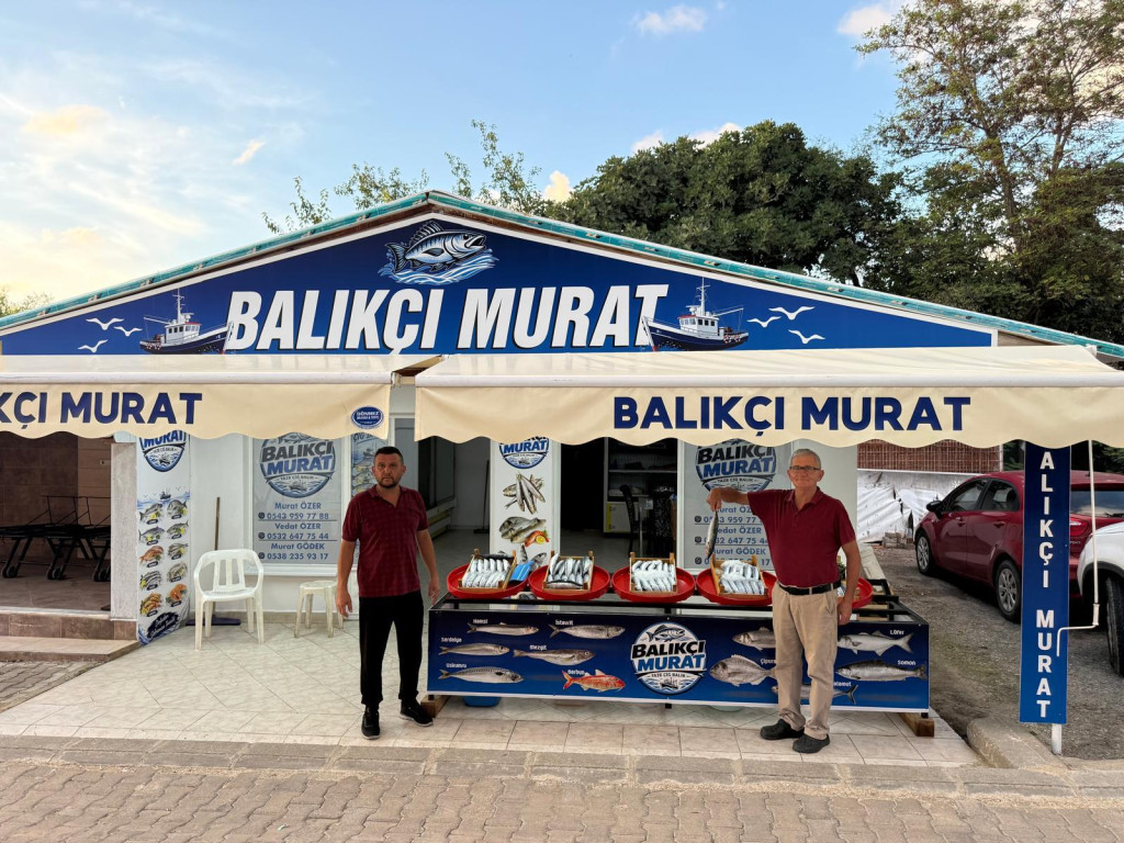 Kefken’de 40 yıllık Özer Market’in yerinde artık Balıkçı Murat var!