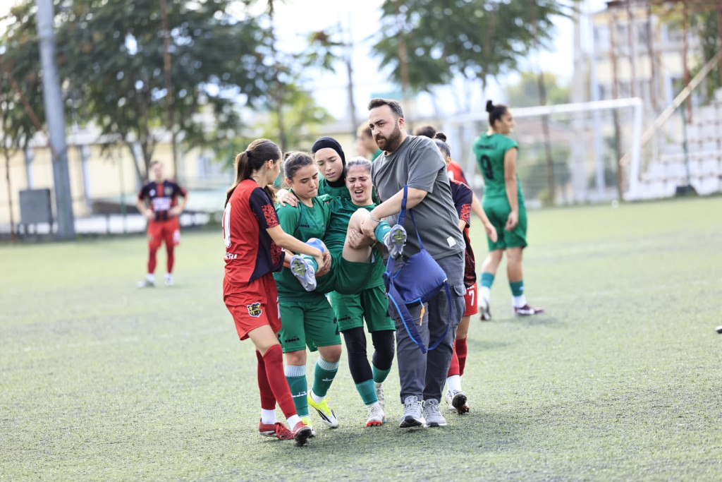 Kocaeli Kadın FK’da şok sakatlık! Milli futbolcunun dizi döndü!